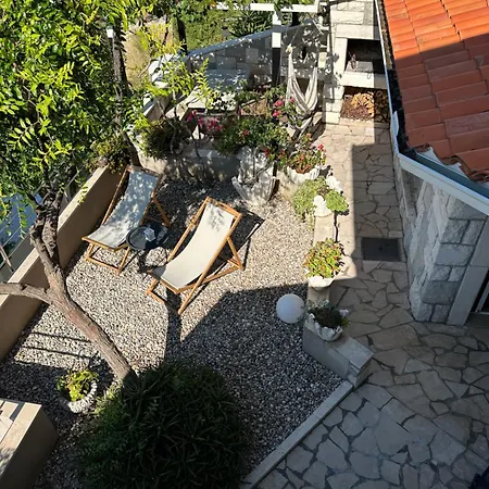 Apartment Romantic Stone-