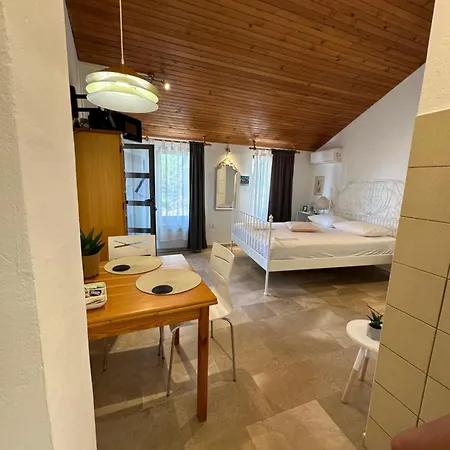 Romantic Stone- Apartman *